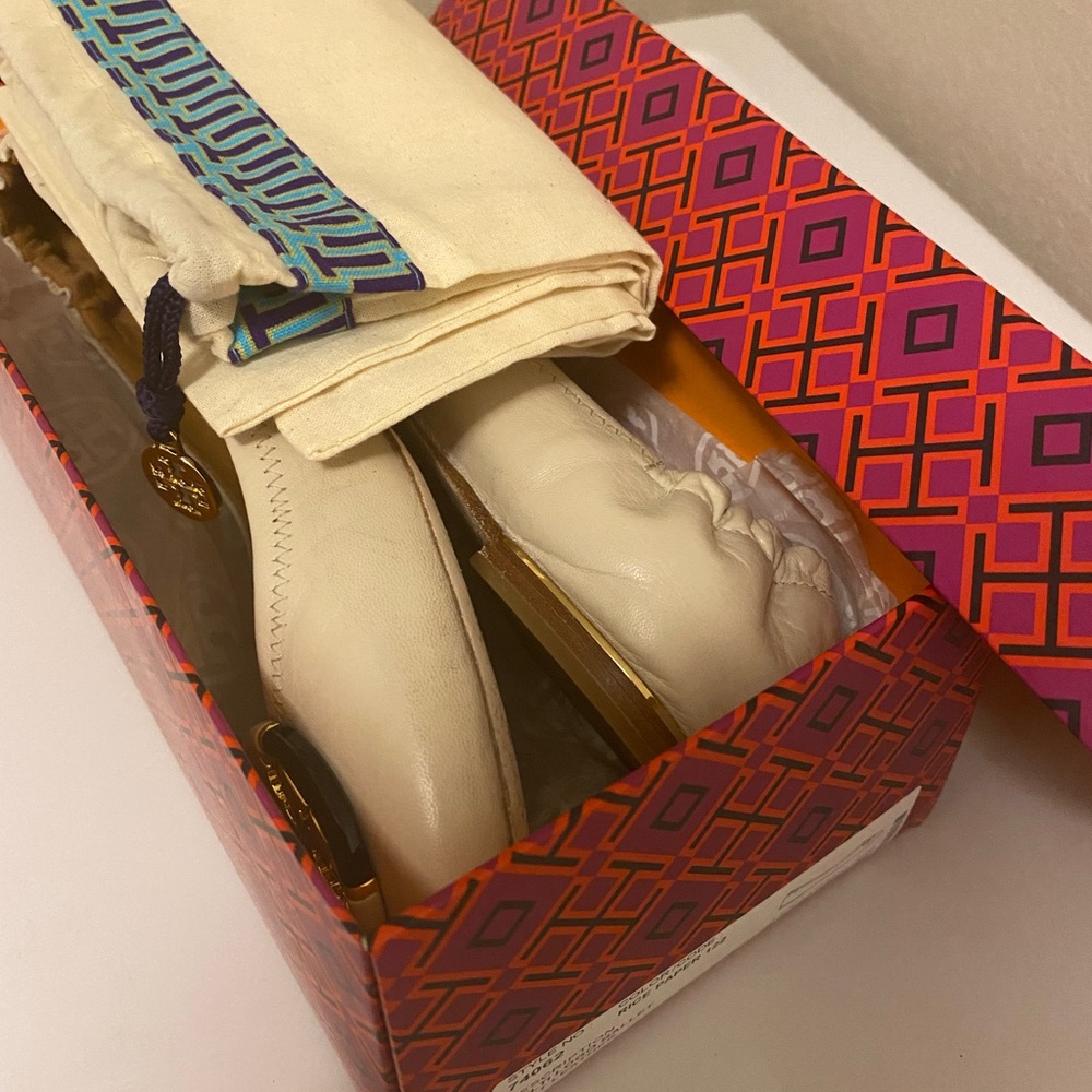 Tory Burch Minnie ballet with bag.